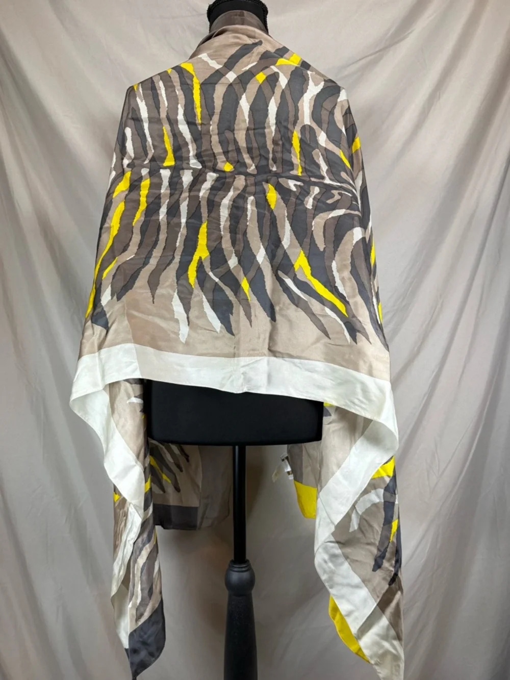 Coldwater Creek 100% Silk Zebra Print Scarf - Yellow/Black/White‎ 🖤💛✨
